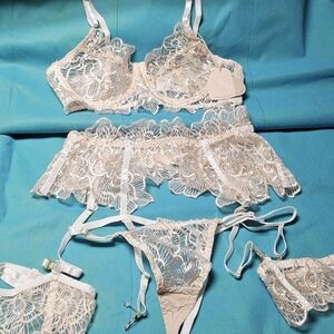Elegant Lace Lingerie Set in Cream
